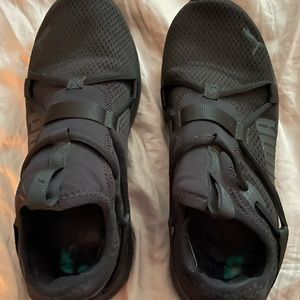 Women’s puma running shoes